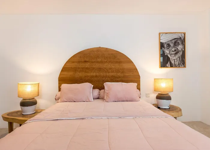 Wonderful 4br In Villa Seminyak
