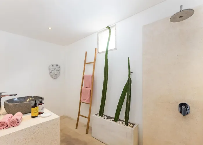 Wonderful 4br In Villa