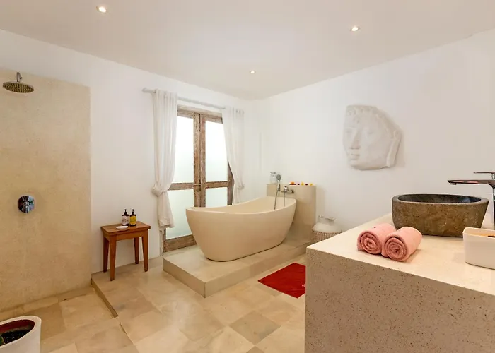Wonderful 4br In Villa *
