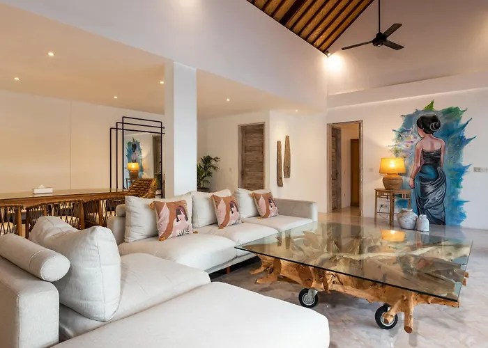 Wonderful 4br In Villa